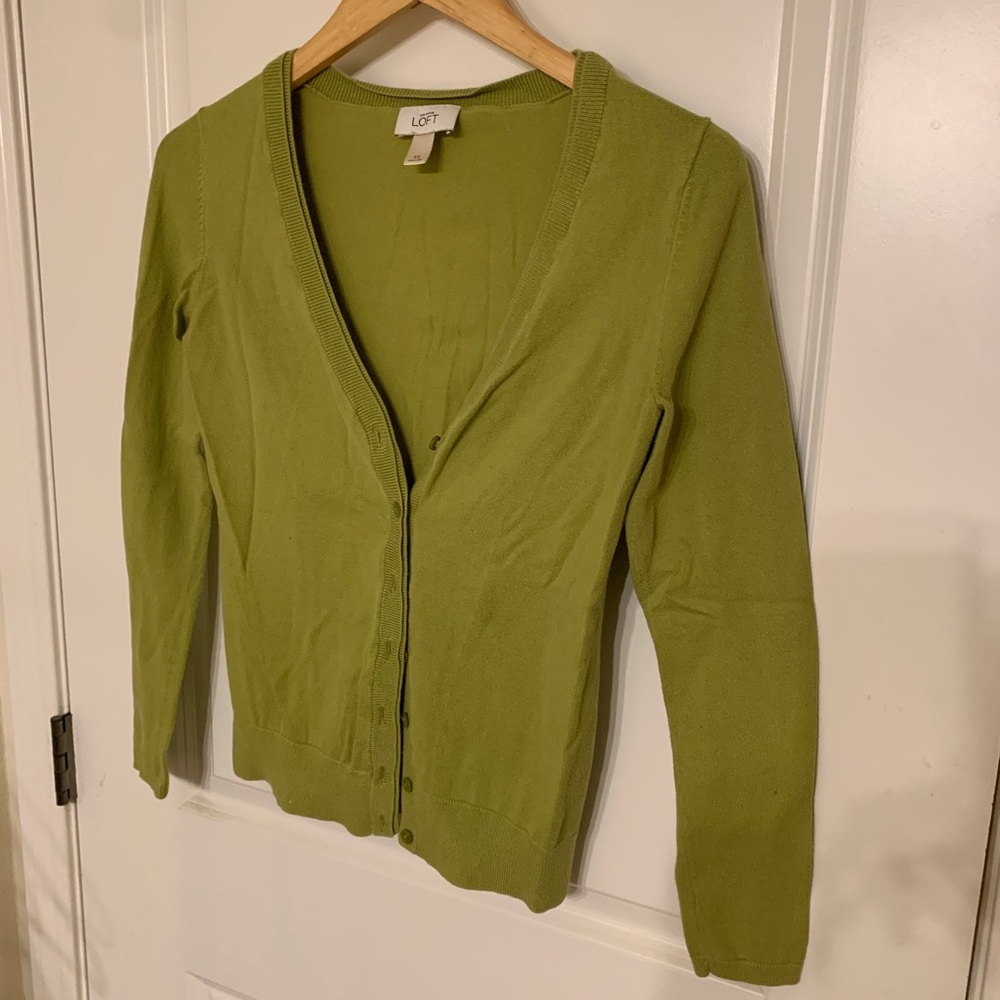 🟪 Ann Taylor Loft Chartreuse green cardigan